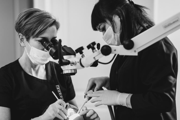 Leczenie kanałowe pod mikroskopem Leczenie kanałowe pod mikroskopem – Adental Wrocław, Jelcz-Laskowice